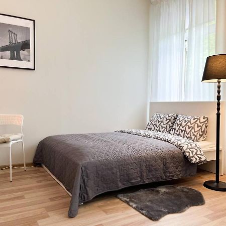 Bright Spacious Apartment In Riga With Free Parking Екстер'єр фото