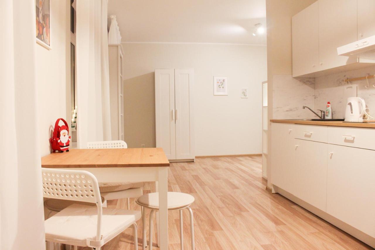 Bright Spacious Apartment In Riga With Free Parking Екстер'єр фото