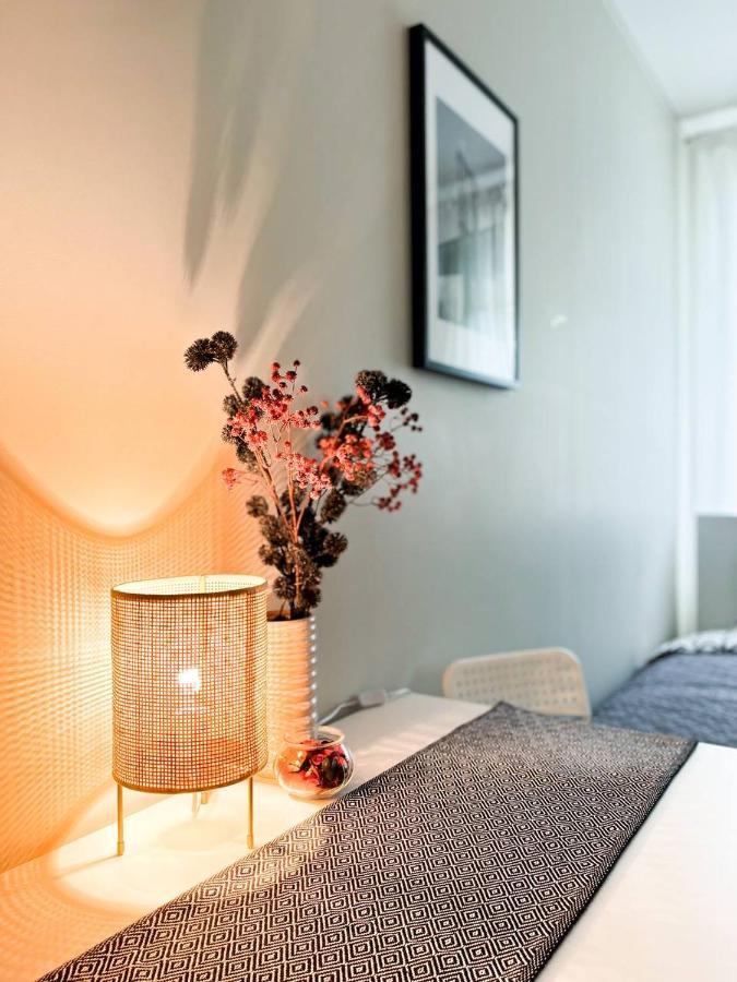 Bright Spacious Apartment In Riga With Free Parking Екстер'єр фото