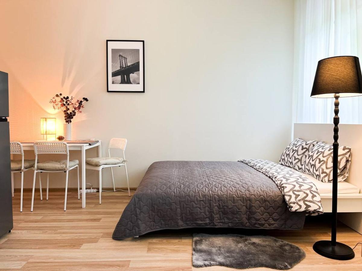 Bright Spacious Apartment In Riga With Free Parking Екстер'єр фото