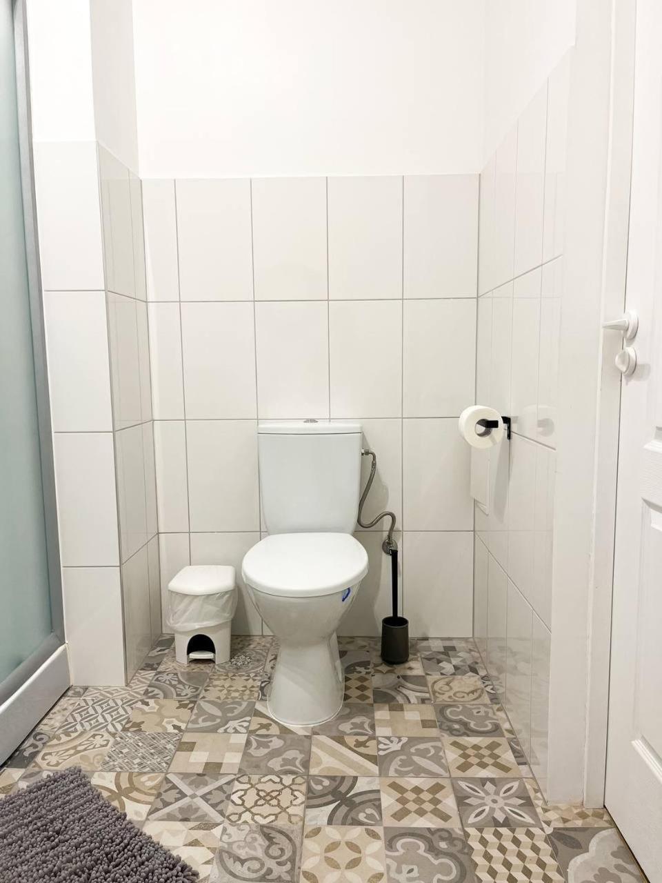 Bright Spacious Apartment In Riga With Free Parking Номер фото